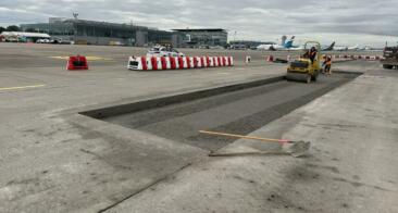 Les phases de rénovation du revêtement du taxiway Alpha de l’aéroport de Liège se poursuivent avec succès !